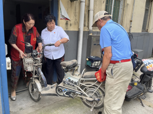 乐配网 济阳街道京杭社区开展专项清理整治活动